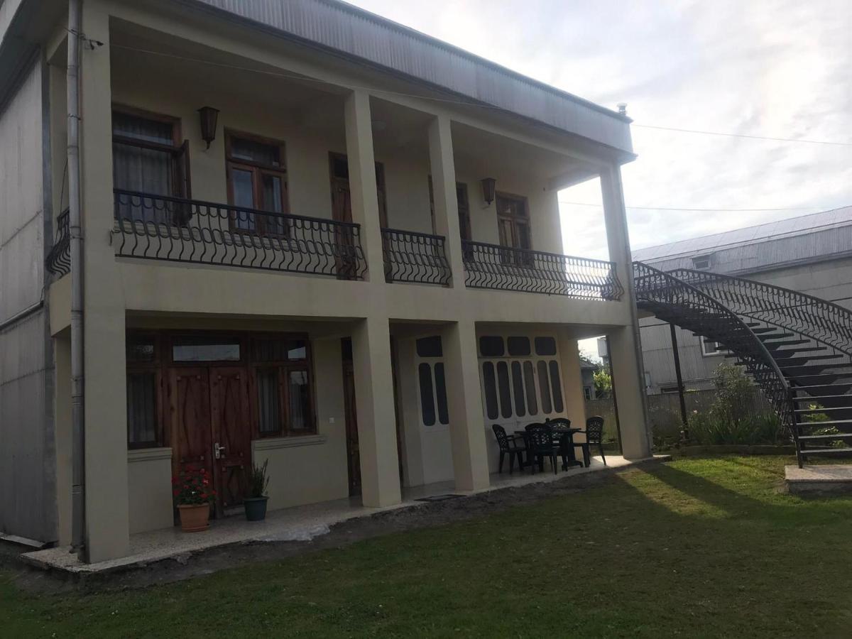 Luka Family Guest House Batumi Exteriör bild