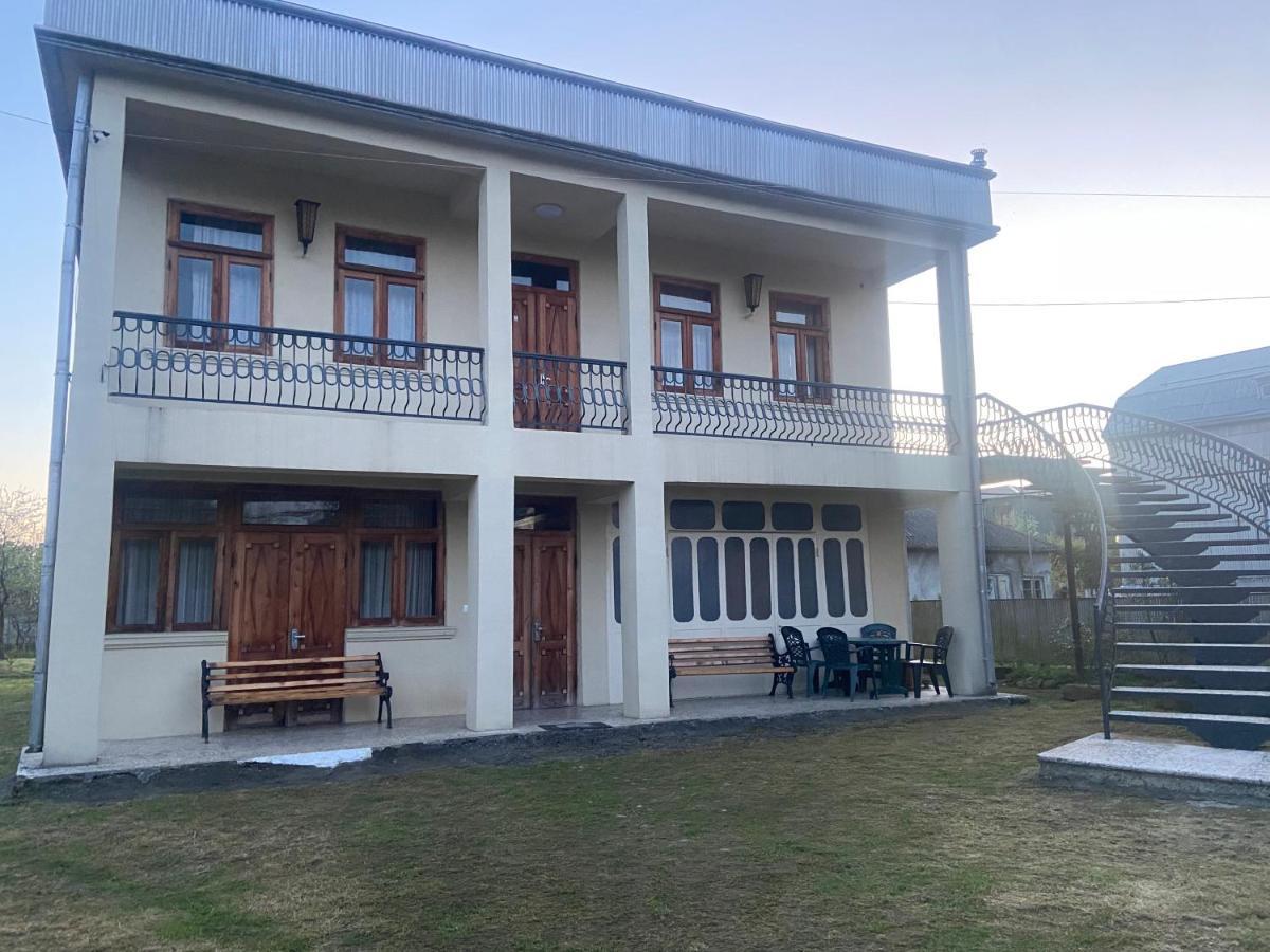 Luka Family Guest House Batumi Exteriör bild