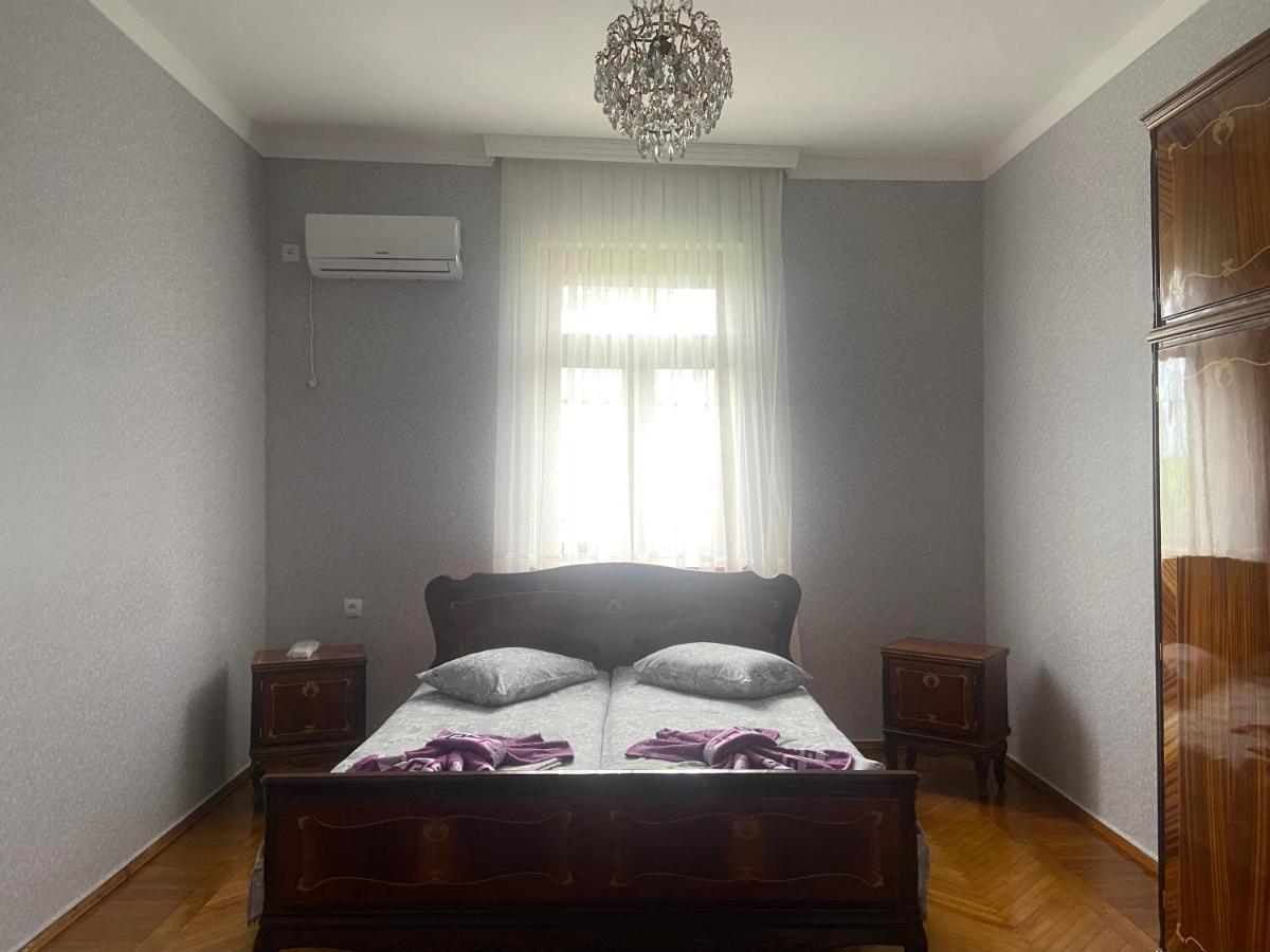 Luka Family Guest House Batumi Exteriör bild
